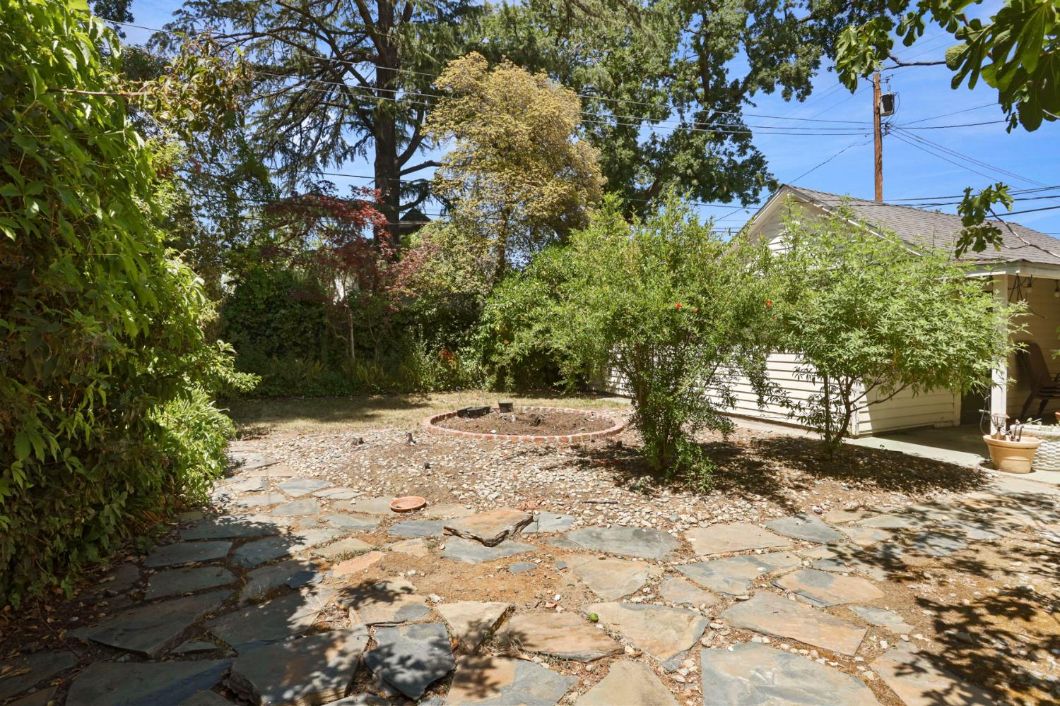 Detail Gallery Image 45 of 51 For 105 W Euclid Ave, Stockton,  CA 95204 - 4 Beds | 2 Baths