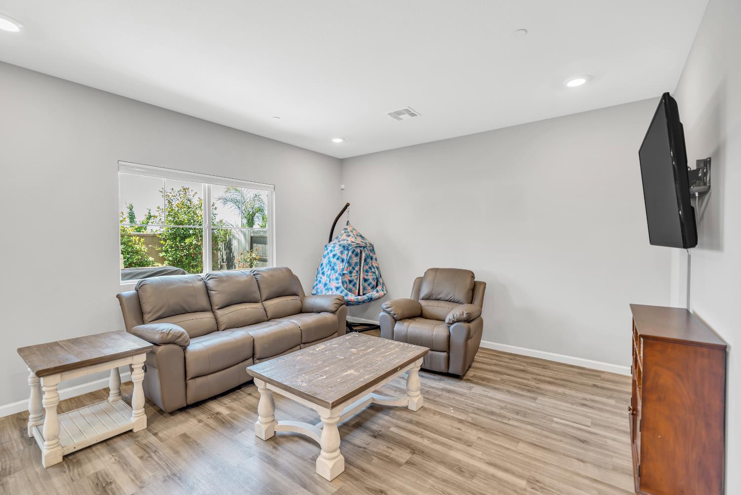 Detail Gallery Image 8 of 57 For 7225 Star Trail Way, Roseville,  CA 95747 - 4 Beds | 3 Baths