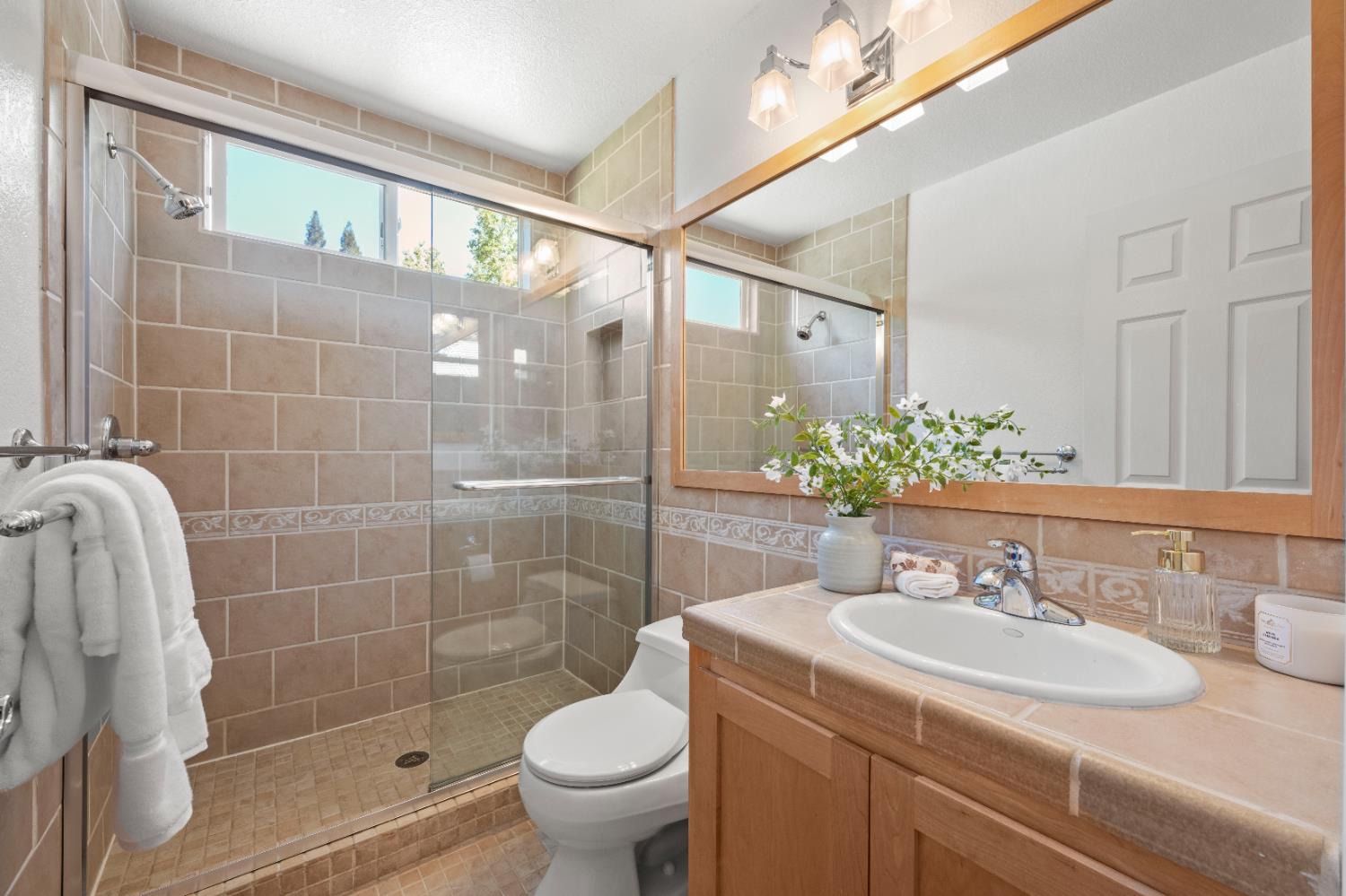 Detail Gallery Image 23 of 50 For 607 Grider Dr, Roseville,  CA 95678 - 4 Beds | 2 Baths