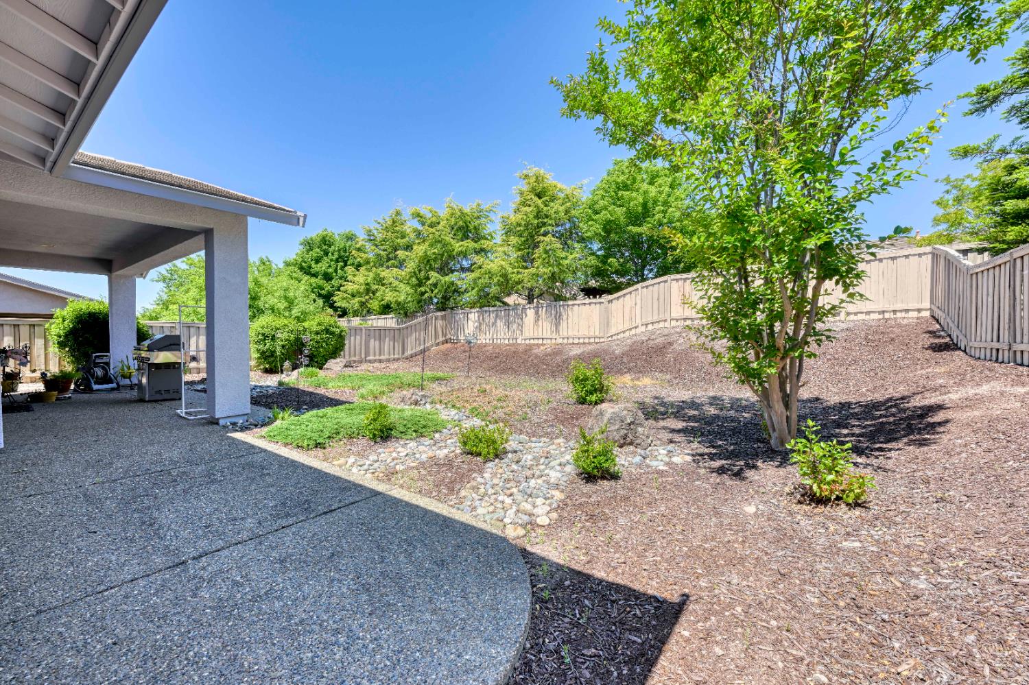 Detail Gallery Image 16 of 19 For 2856 Black Hawk Ln, Lincoln,  CA 95648 - 2 Beds | 2 Baths