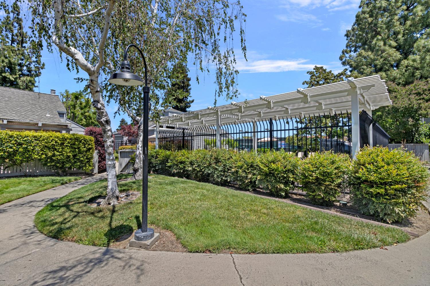 Detail Gallery Image 25 of 28 For 290 W Rumble Rd a,  Modesto,  CA 95350 - 2 Beds | 2 Baths