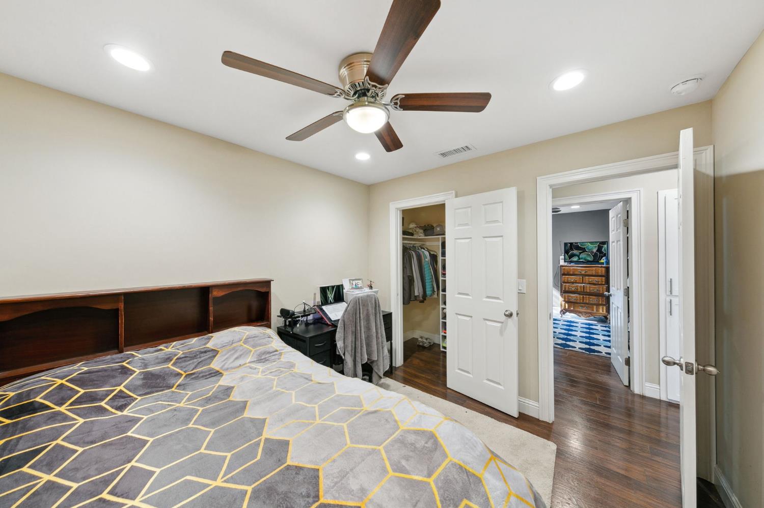 Detail Gallery Image 27 of 37 For 4309 23rd Ave, Sacramento,  CA 95820 - 3 Beds | 1 Baths