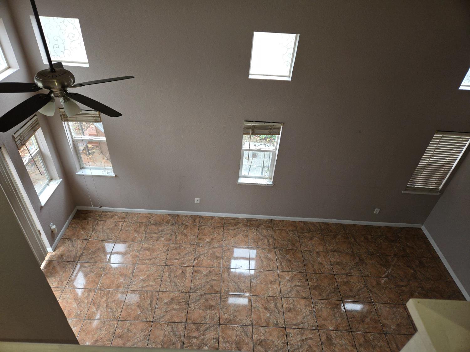 Detail Gallery Image 17 of 49 For 3634 Whispering Creek Cir, Stockton,  CA 95219 - 3 Beds | 2/1 Baths