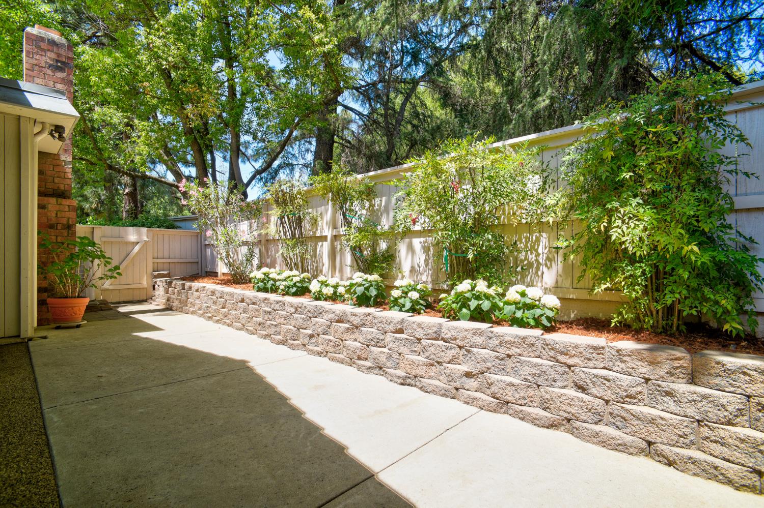 Photo #10: 225053246 Listing: Photo #10