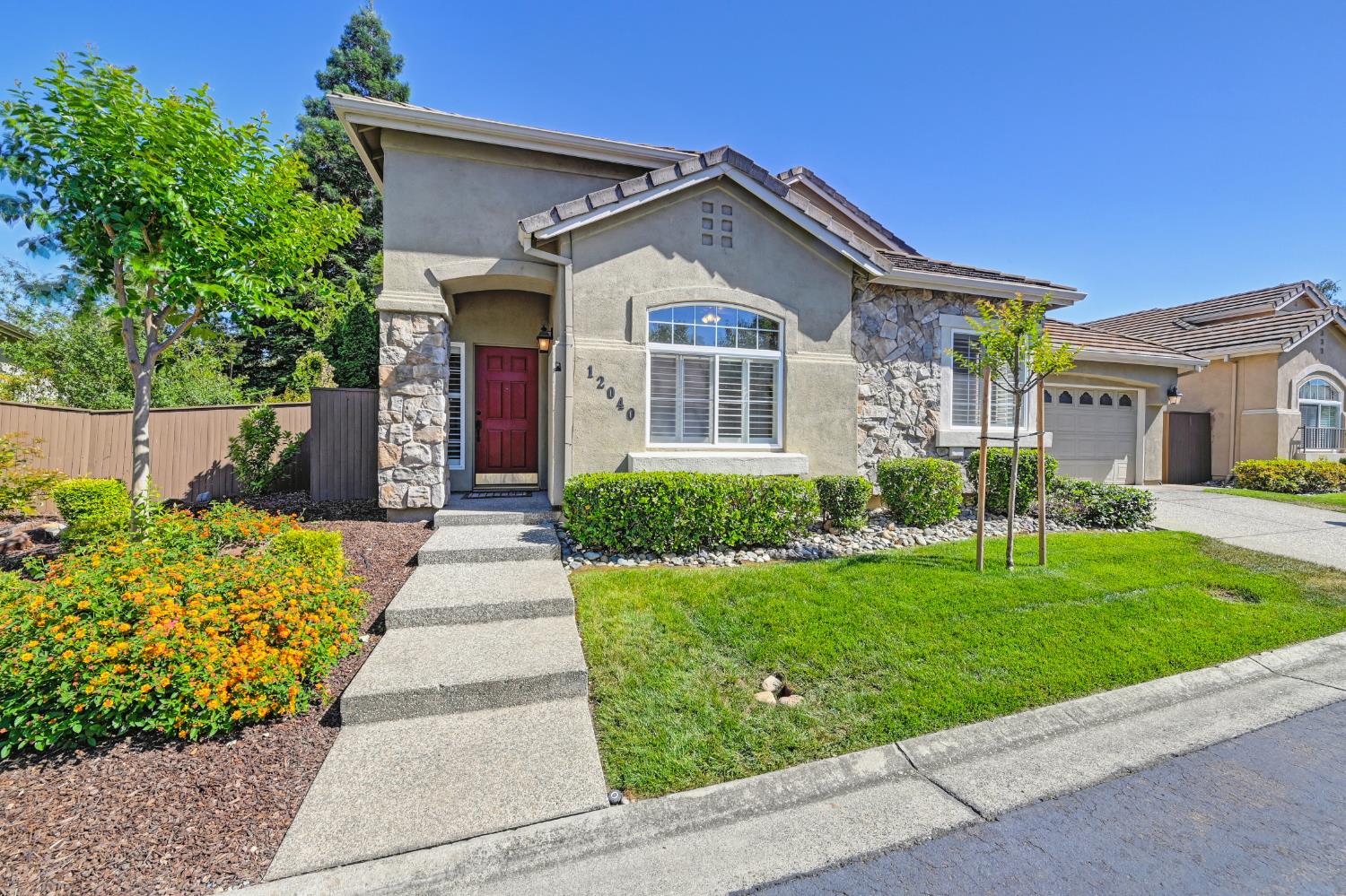 Detail Gallery Image 4 of 44 For 12040 Gold Arbor Ln, Gold River,  CA 95670 - 3 Beds | 2 Baths