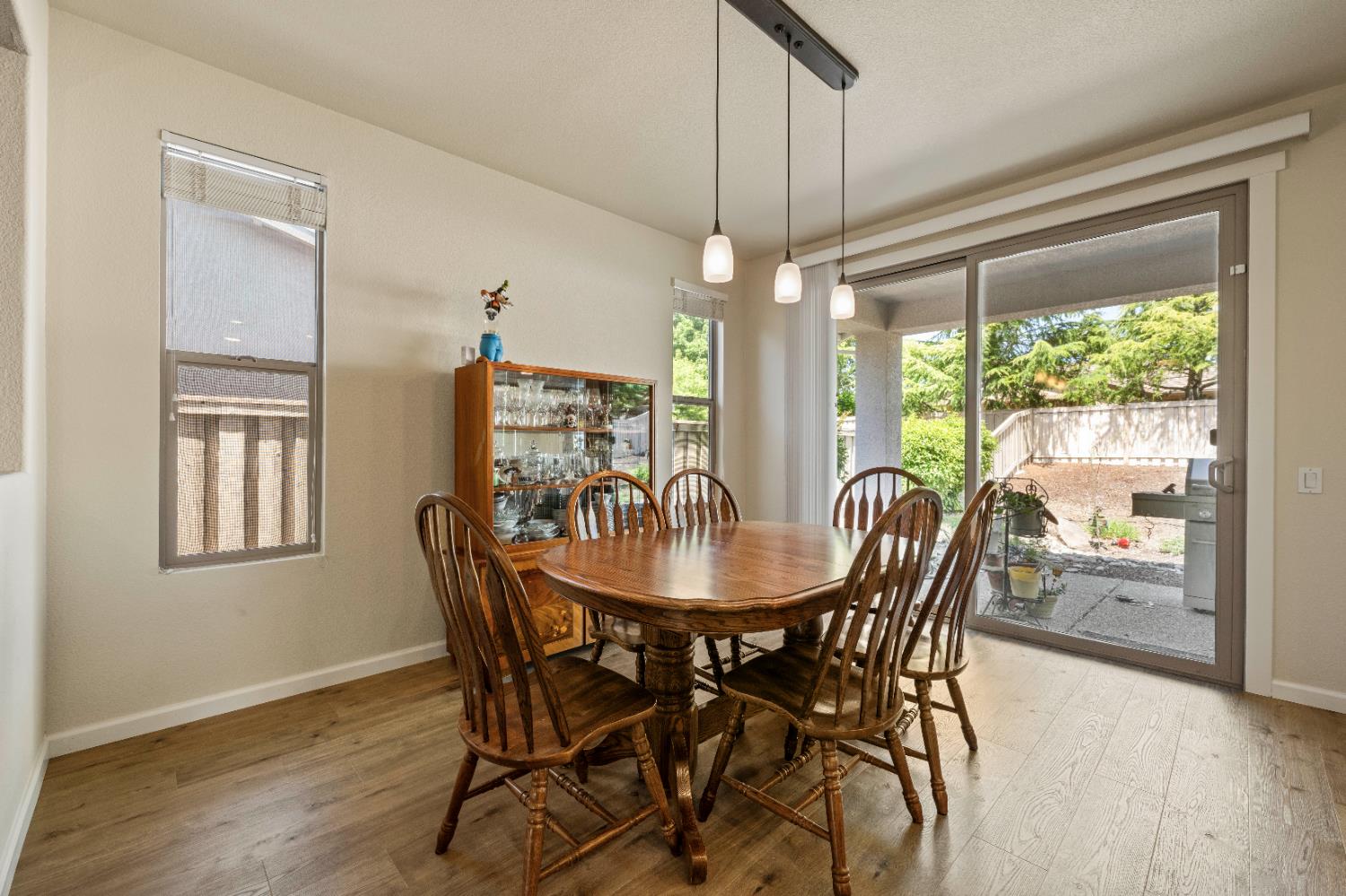 Detail Gallery Image 5 of 19 For 2856 Black Hawk Ln, Lincoln,  CA 95648 - 2 Beds | 2 Baths