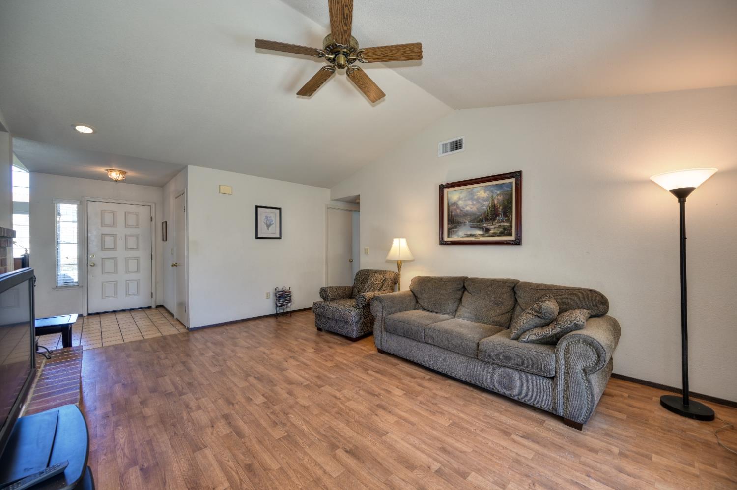 Detail Gallery Image 20 of 42 For 7827 River Estates Dr, Sacramento,  CA 95831 - 3 Beds | 2 Baths