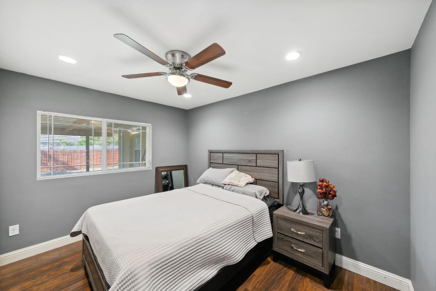 Detail Gallery Image 28 of 37 For 4309 23rd Ave, Sacramento,  CA 95820 - 3 Beds | 1 Baths