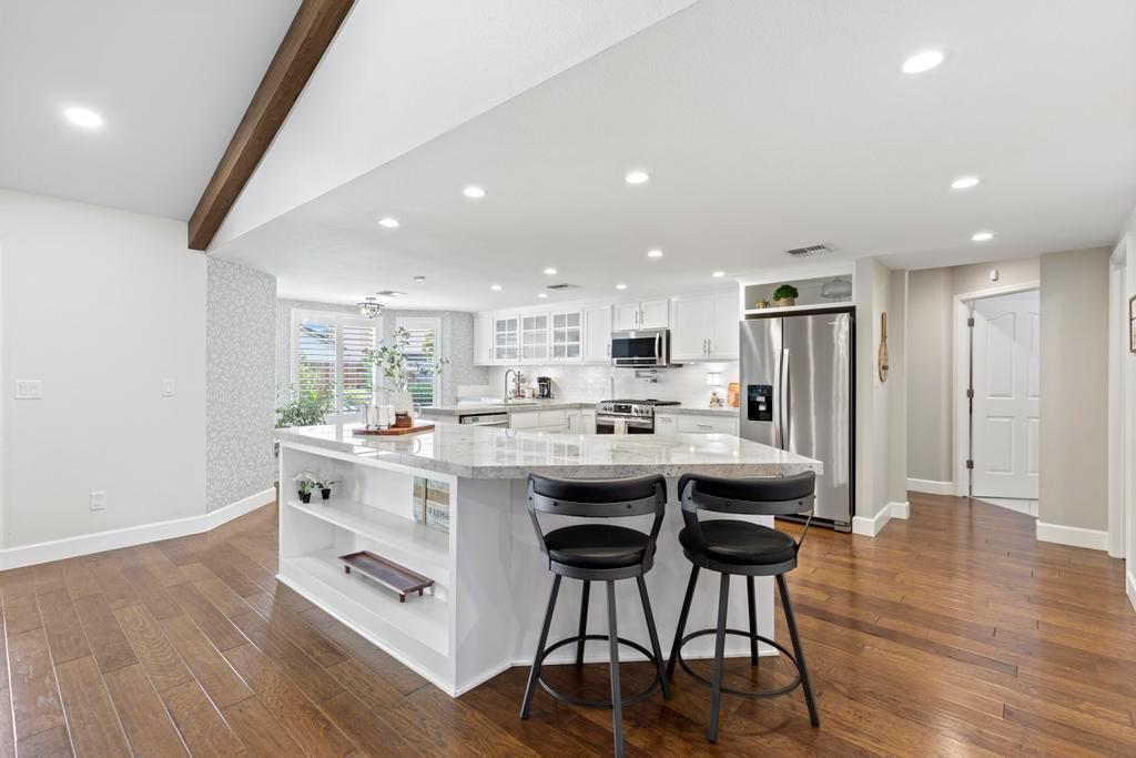 Detail Gallery Image 11 of 80 For 734 Mariner Loop, Yuba City,  CA 95991 - 4 Beds | 3 Baths