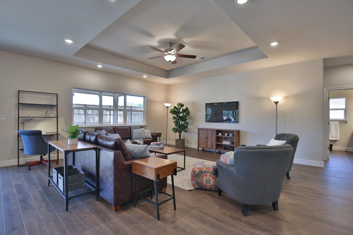 Detail Gallery Image 7 of 18 For 3600 Loma Dr, Shingle Springs,  CA 95682 - 4 Beds | 3 Baths