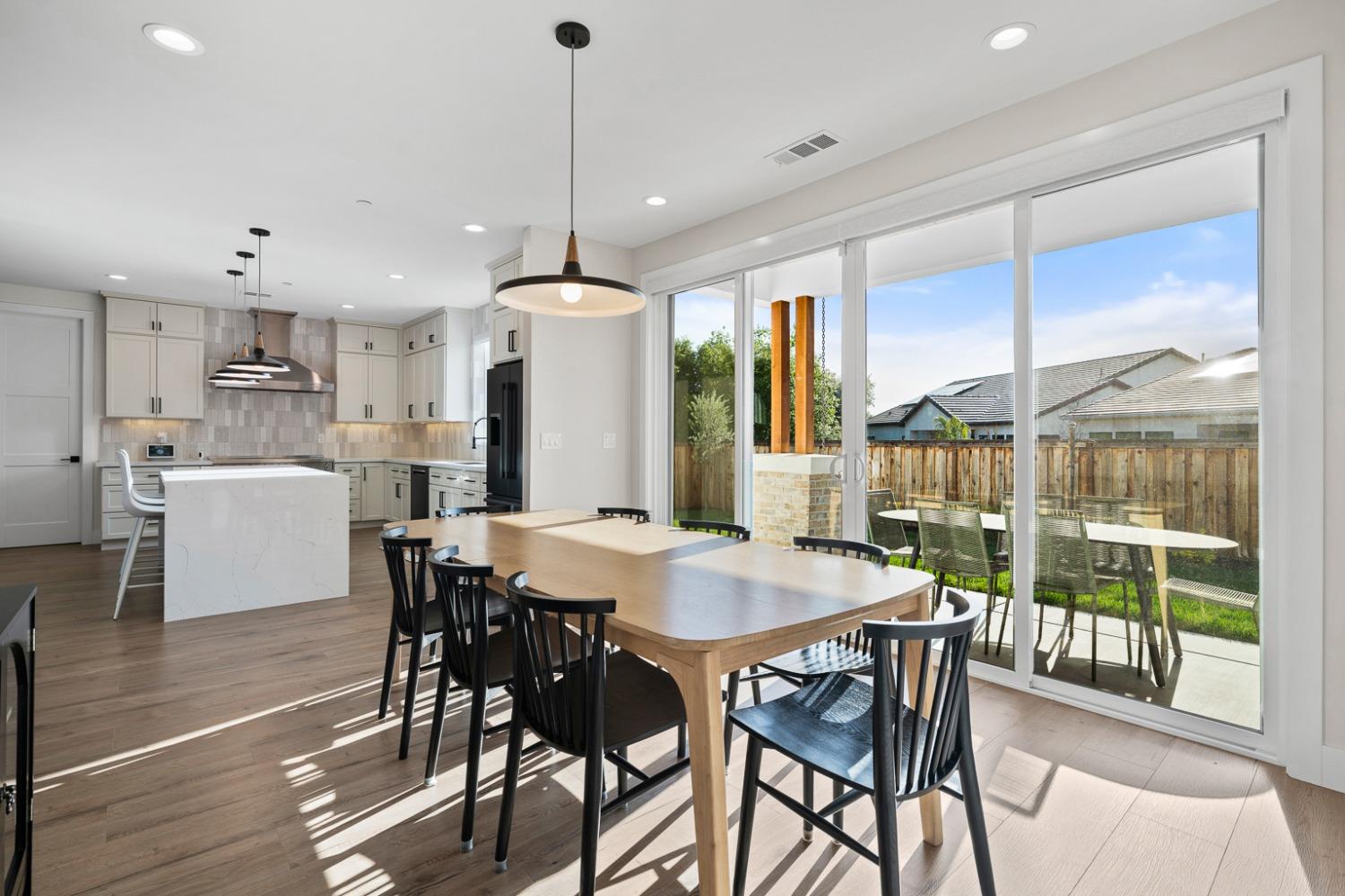 Detail Gallery Image 18 of 51 For 4020 Della Ct, Rocklin,  CA 95677 - 4 Beds | 2/1 Baths