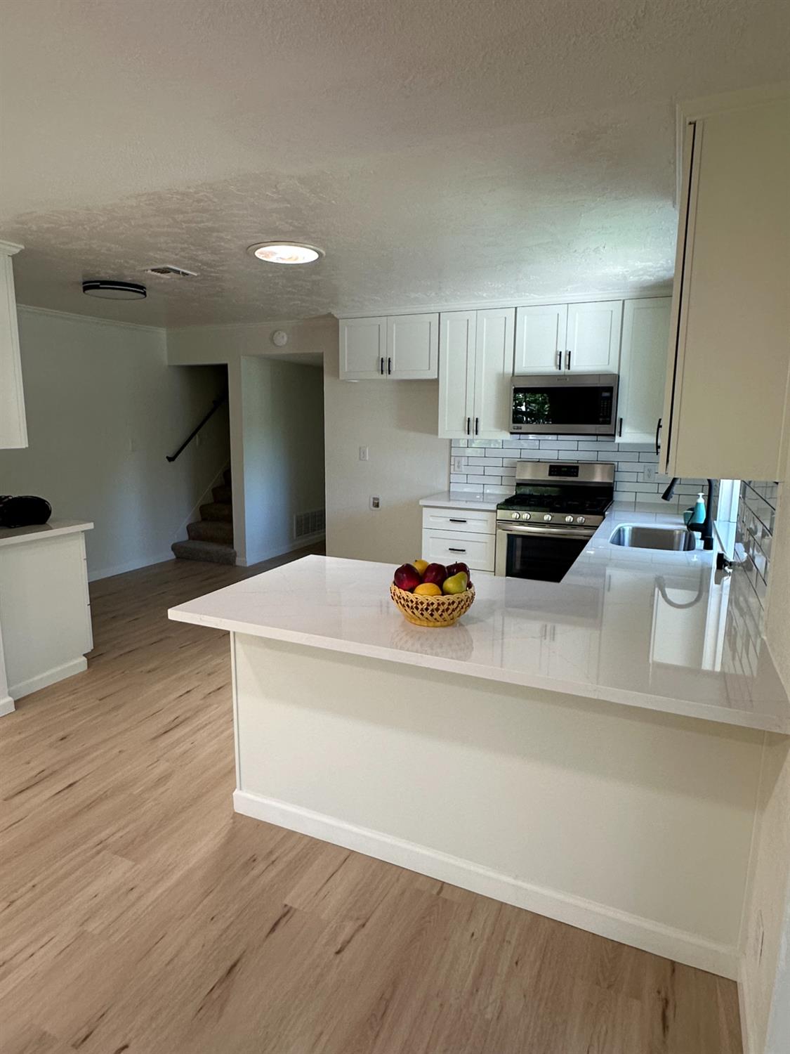 Detail Gallery Image 8 of 44 For 7969 Glenbar Way, Fair Oaks,  CA 95628 - 4 Beds | 2/1 Baths