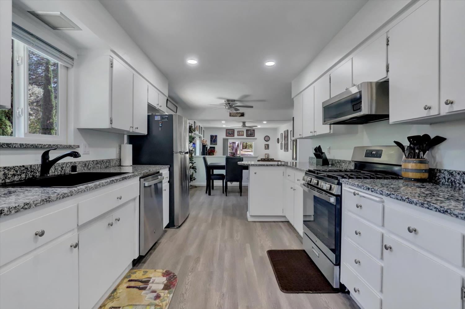 Detail Gallery Image 20 of 53 For 17730 Minnow Way, Penn Valley,  CA 95946 - 3 Beds | 2 Baths