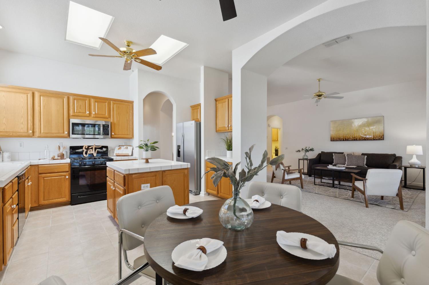 Detail Gallery Image 14 of 38 For 5237 Sugar Pine Loop, Roseville,  CA 95747 - 2 Beds | 2 Baths