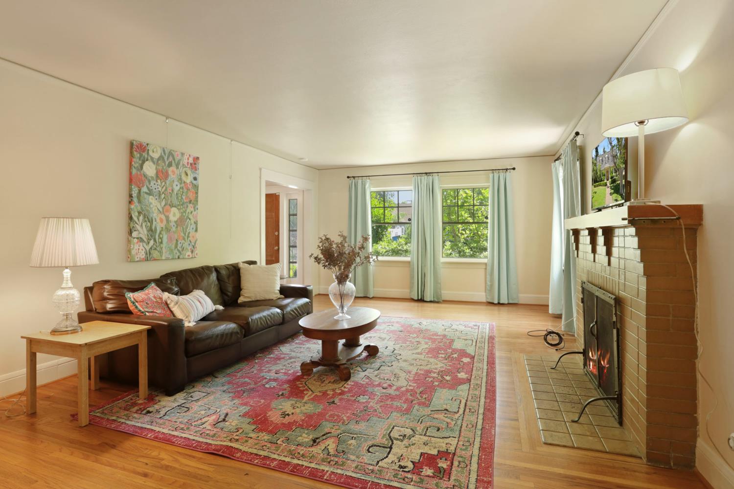 Detail Gallery Image 11 of 51 For 105 W Euclid Ave, Stockton,  CA 95204 - 4 Beds | 2 Baths