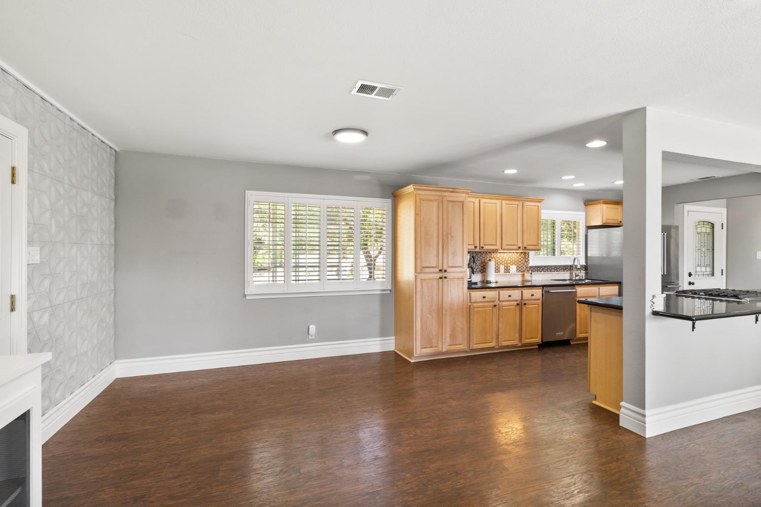 Detail Gallery Image 15 of 78 For 7332 West Ln, Granite Bay,  CA 95746 - 3 Beds | 2 Baths