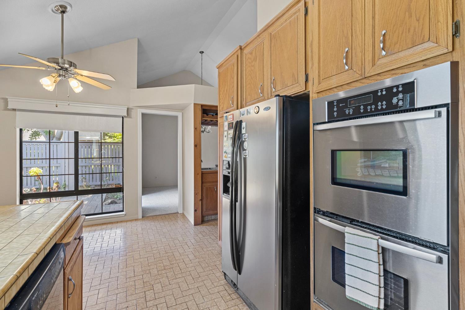 Detail Gallery Image 10 of 28 For 290 W Rumble Rd a,  Modesto,  CA 95350 - 2 Beds | 2 Baths