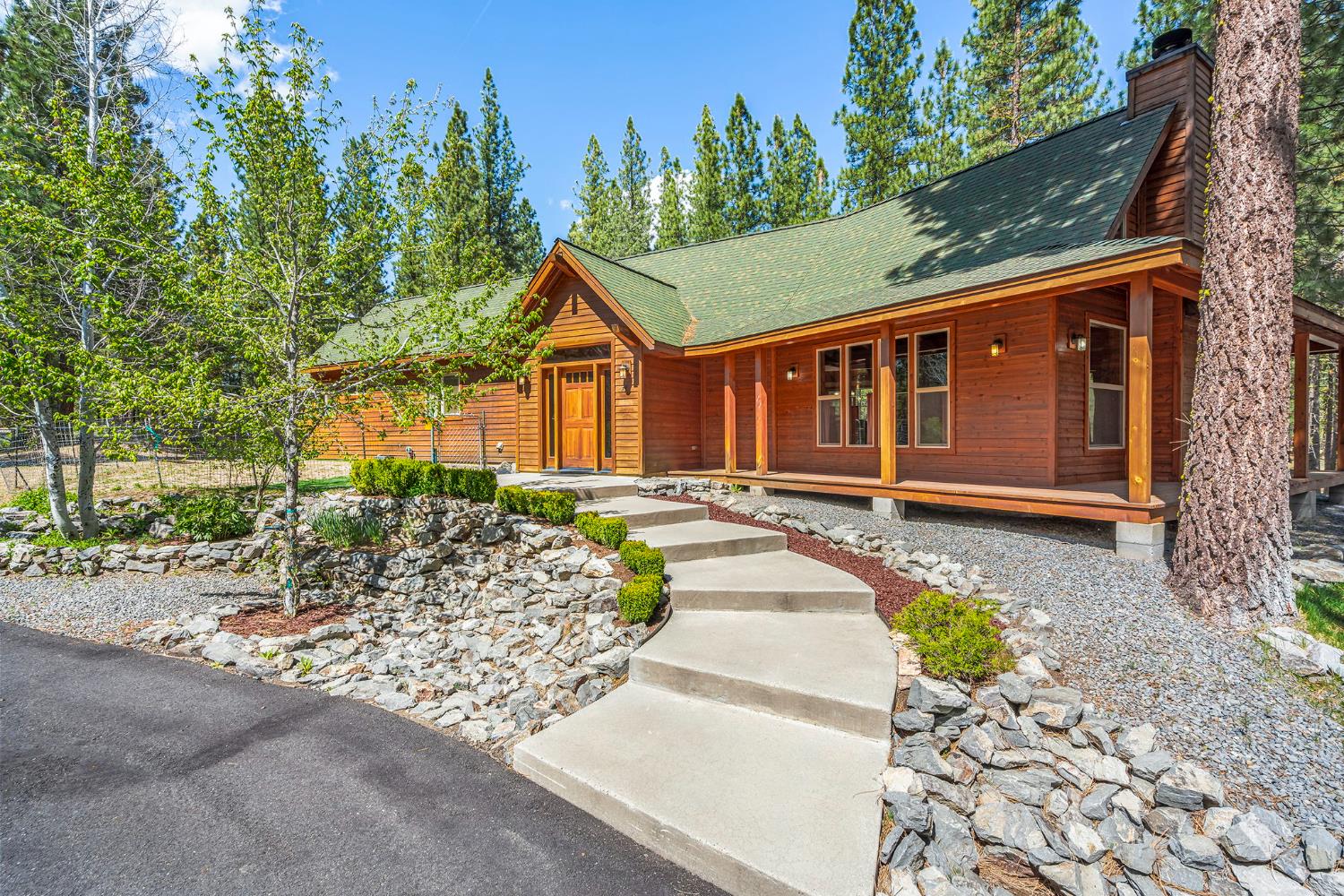 Detail Gallery Image 2 of 36 For 75 Pine Knoll Ct, Portola,  CA 96122 - 2 Beds | 2 Baths
