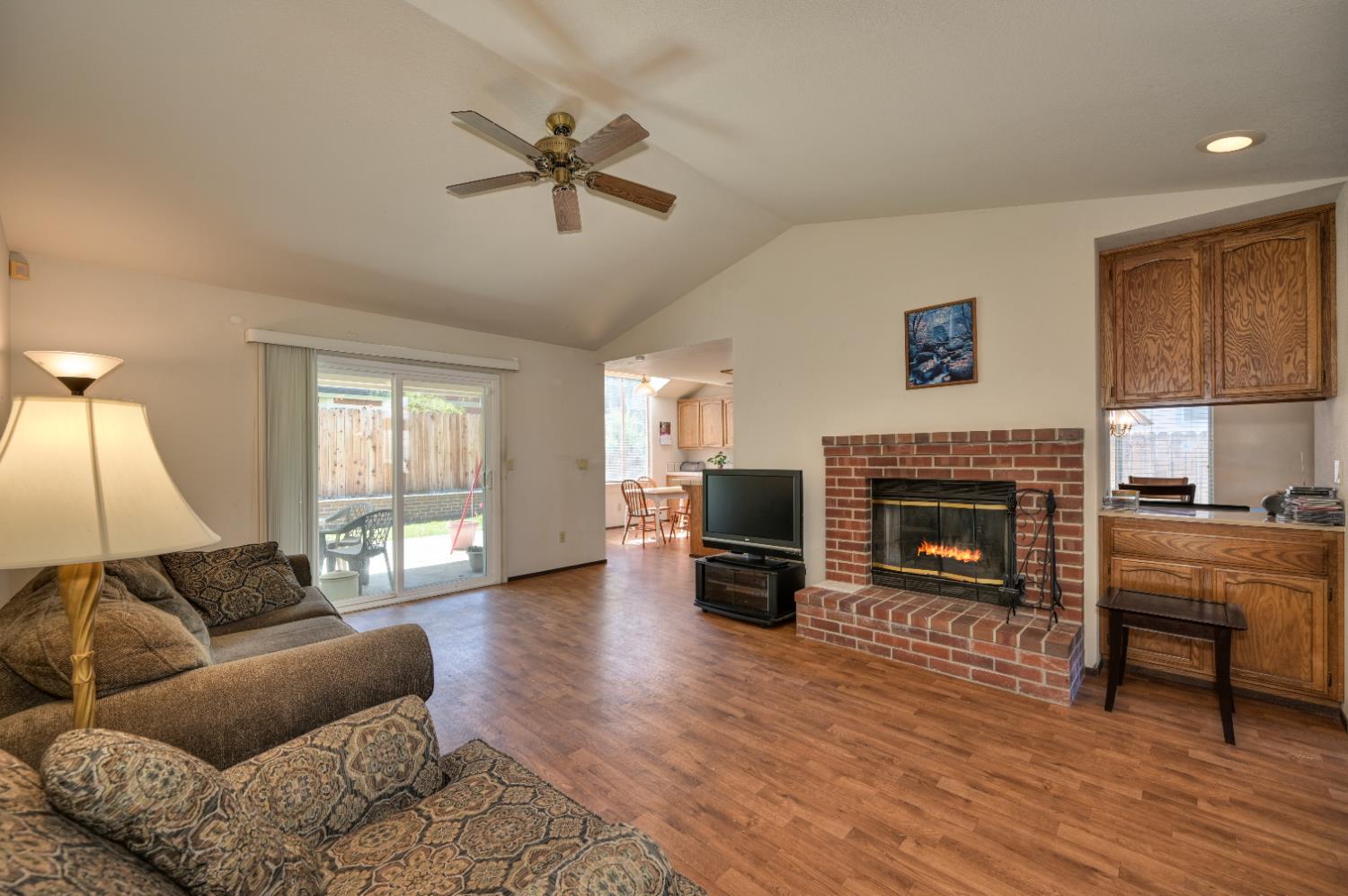 Detail Gallery Image 23 of 42 For 7827 River Estates Dr, Sacramento,  CA 95831 - 3 Beds | 2 Baths