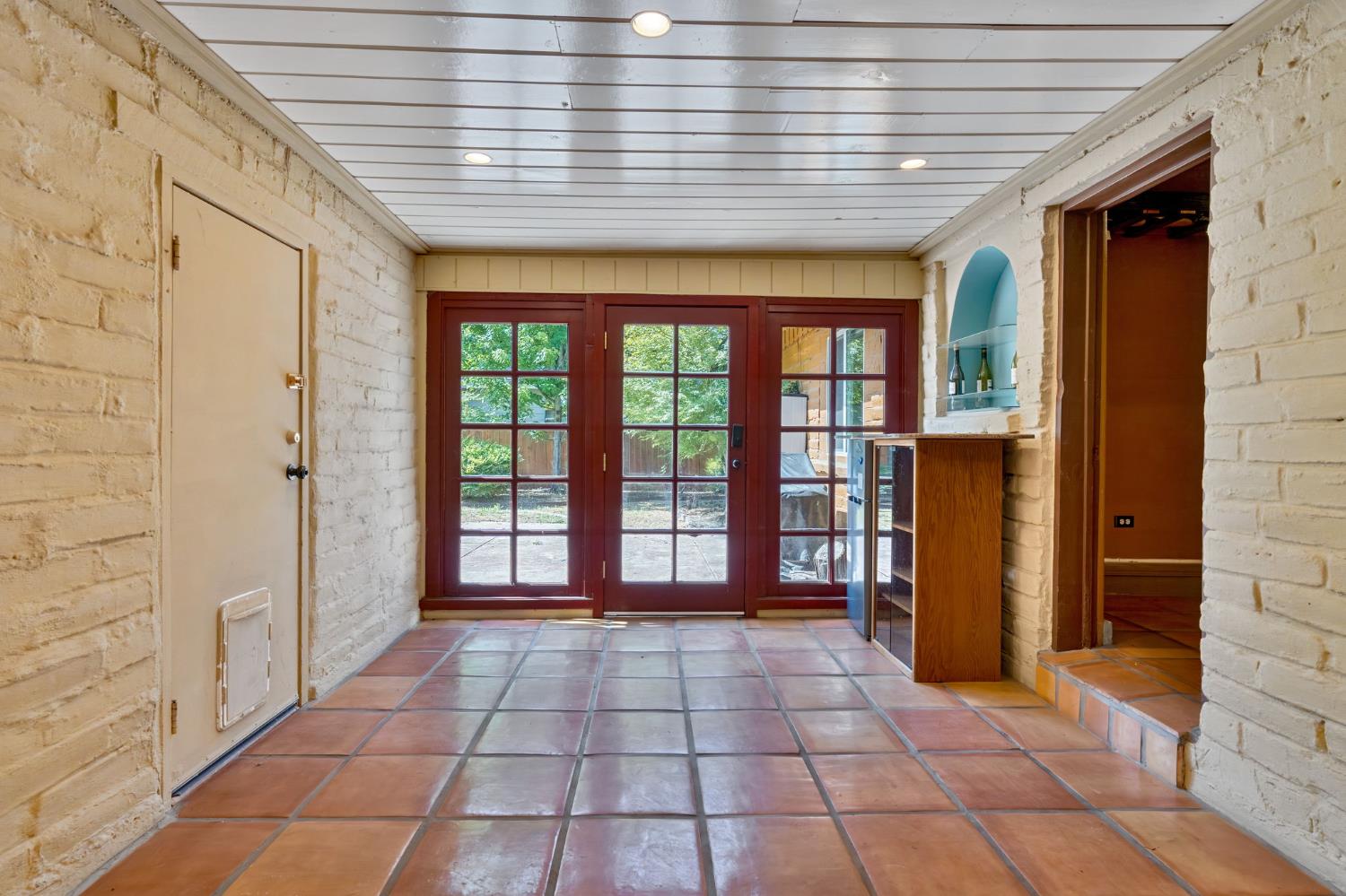 Detail Gallery Image 25 of 32 For 1660 La Playa Way, Sacramento,  CA 95864 - 3 Beds | 1 Baths