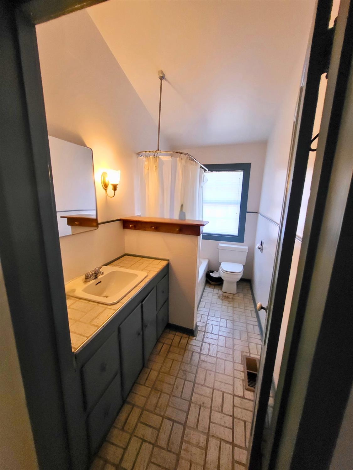Detail Gallery Image 16 of 64 For 677 S Main Rd, Angels Camp,  CA 95222 - 3 Beds | 2/1 Baths