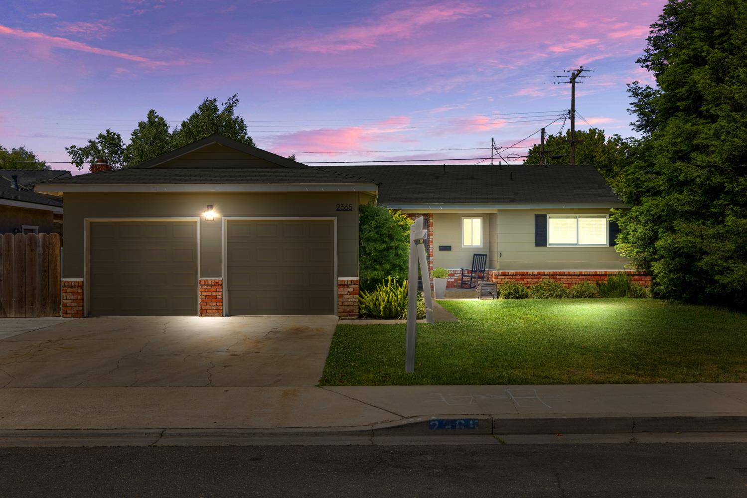 Detail Gallery Image 1 of 36 For 2365 E Marshall St, Turlock,  CA 95380 - 3 Beds | 2 Baths