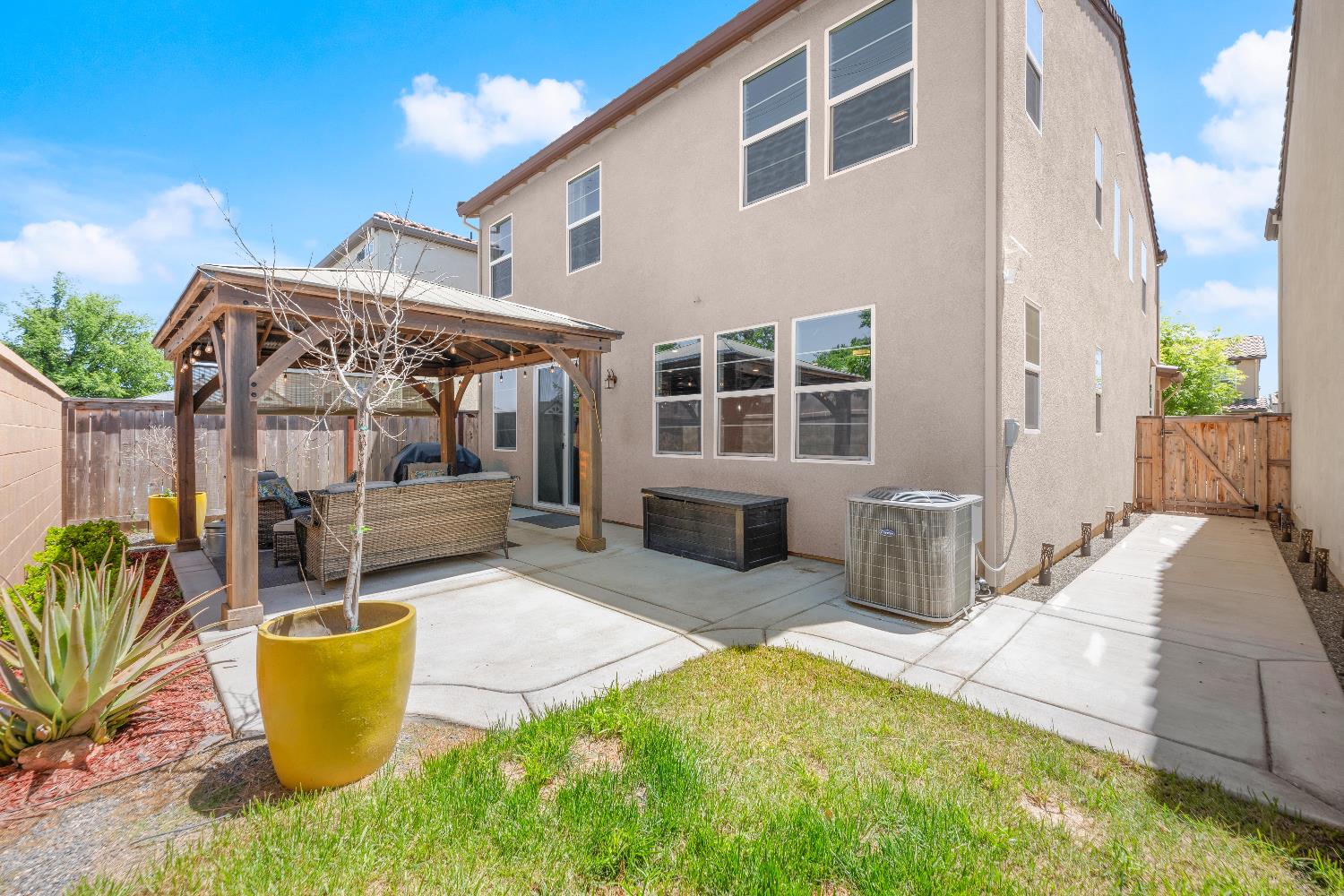 Detail Gallery Image 41 of 55 For 257 Bywell Bridge Cir, Sacramento,  CA 95823 - 3 Beds | 2/1 Baths