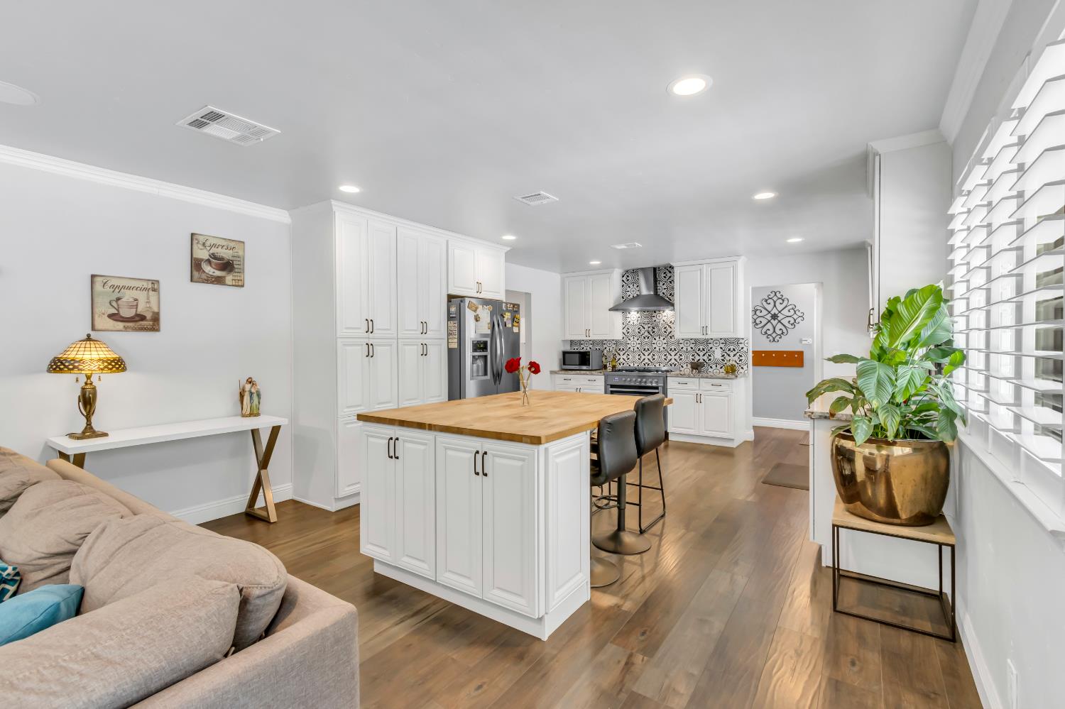 Detail Gallery Image 52 of 94 For 590 Kevington Ct, Sacramento,  CA 95864 - 4 Beds | 3/1 Baths