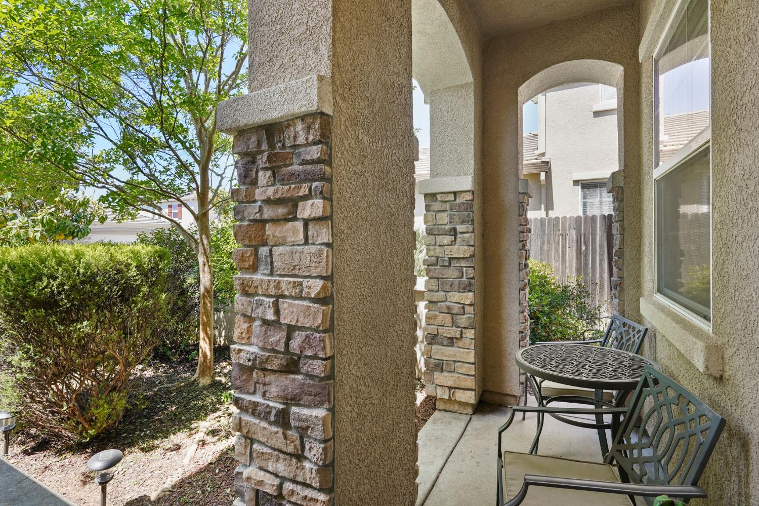 Detail Gallery Image 4 of 48 For 1177 Waverton Ln, Lincoln,  CA 95648 - 4 Beds | 2/1 Baths