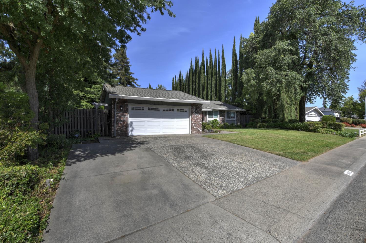 Detail Gallery Image 5 of 46 For 3401 Norris Ave, Sacramento,  CA 95821 - 4 Beds | 2/1 Baths