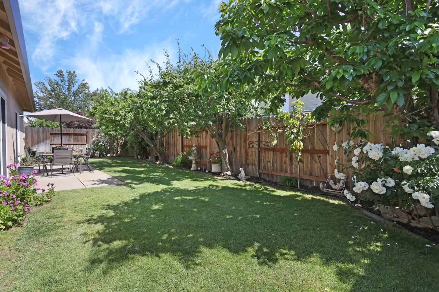 Detail Gallery Image 37 of 41 For 1930 Crystalwood Ln, Lodi,  CA 95242 - 3 Beds | 2 Baths