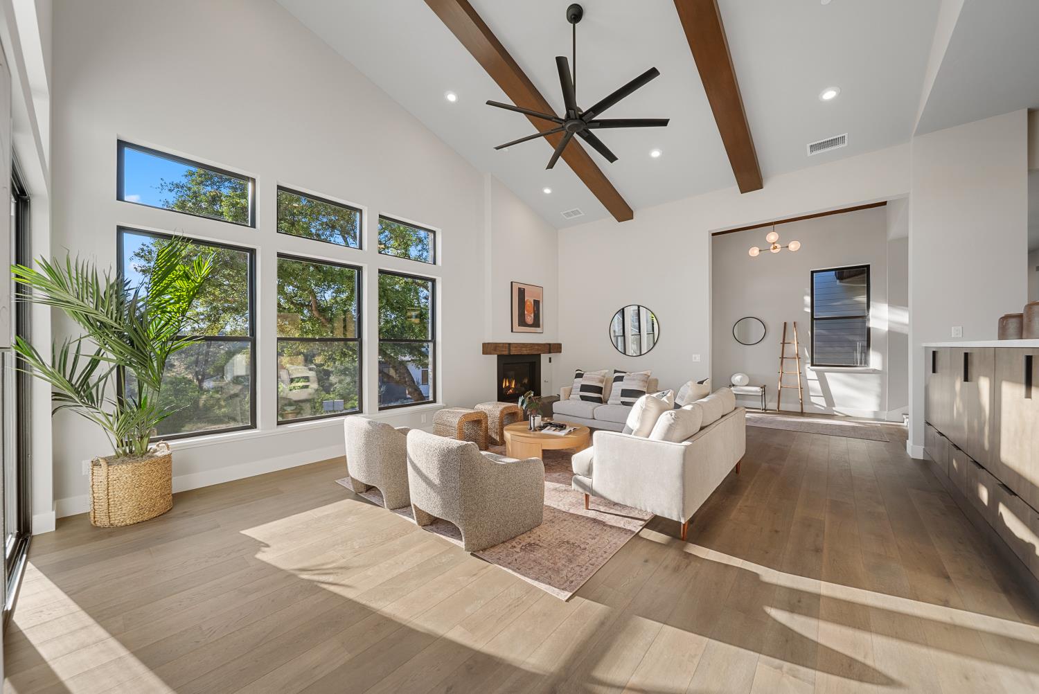 Detail Gallery Image 5 of 39 For 1700 Ridgeview Cir, Auburn,  CA 95603 - 4 Beds | 3/1 Baths