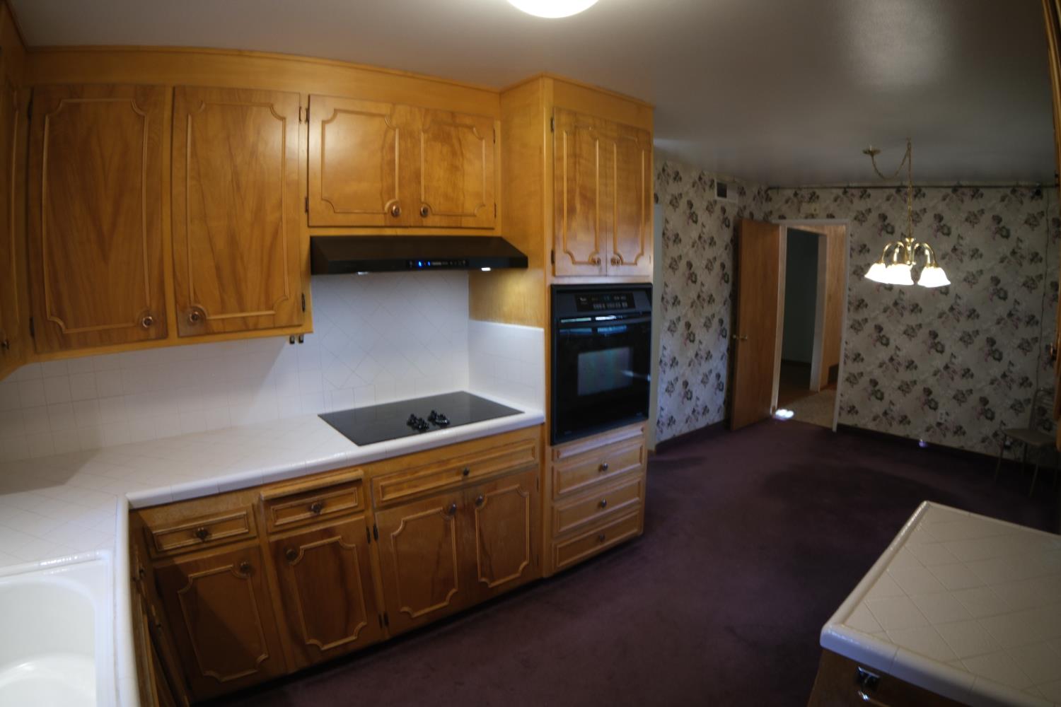 Detail Gallery Image 5 of 31 For 385 Birchwood Ct, Modesto,  CA 95350 - 3 Beds | 2 Baths