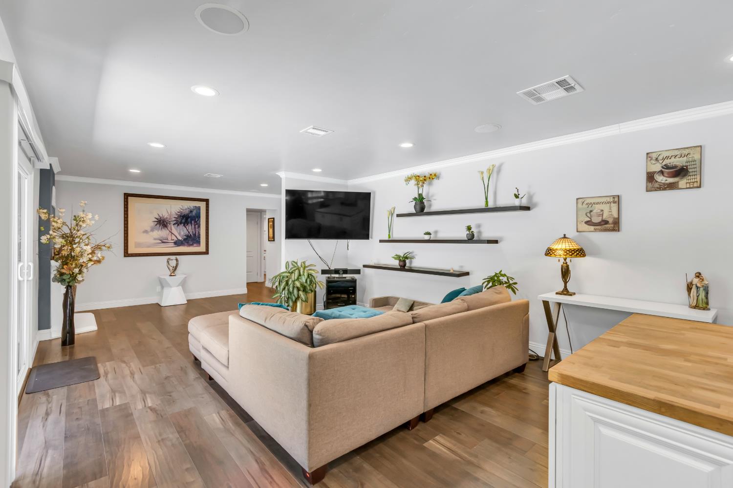 Detail Gallery Image 50 of 94 For 590 Kevington Ct, Sacramento,  CA 95864 - 4 Beds | 3/1 Baths