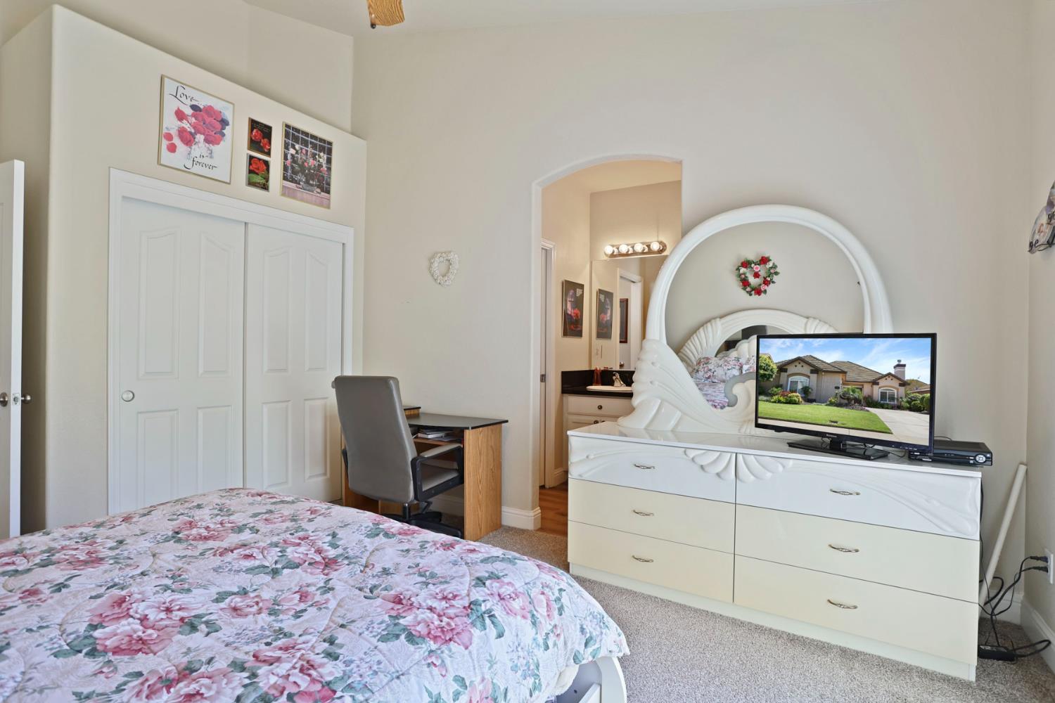Detail Gallery Image 34 of 41 For 1930 Crystalwood Ln, Lodi,  CA 95242 - 3 Beds | 2 Baths