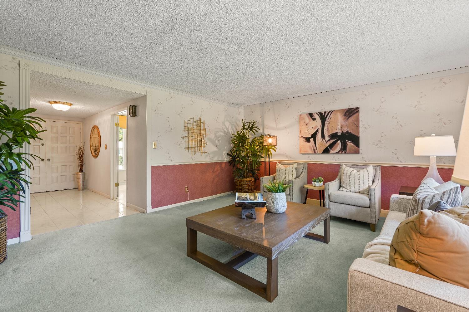 Detail Gallery Image 7 of 39 For 6400 Scenic Oak Ct, Carmichael,  CA 95608 - 4 Beds | 2/1 Baths