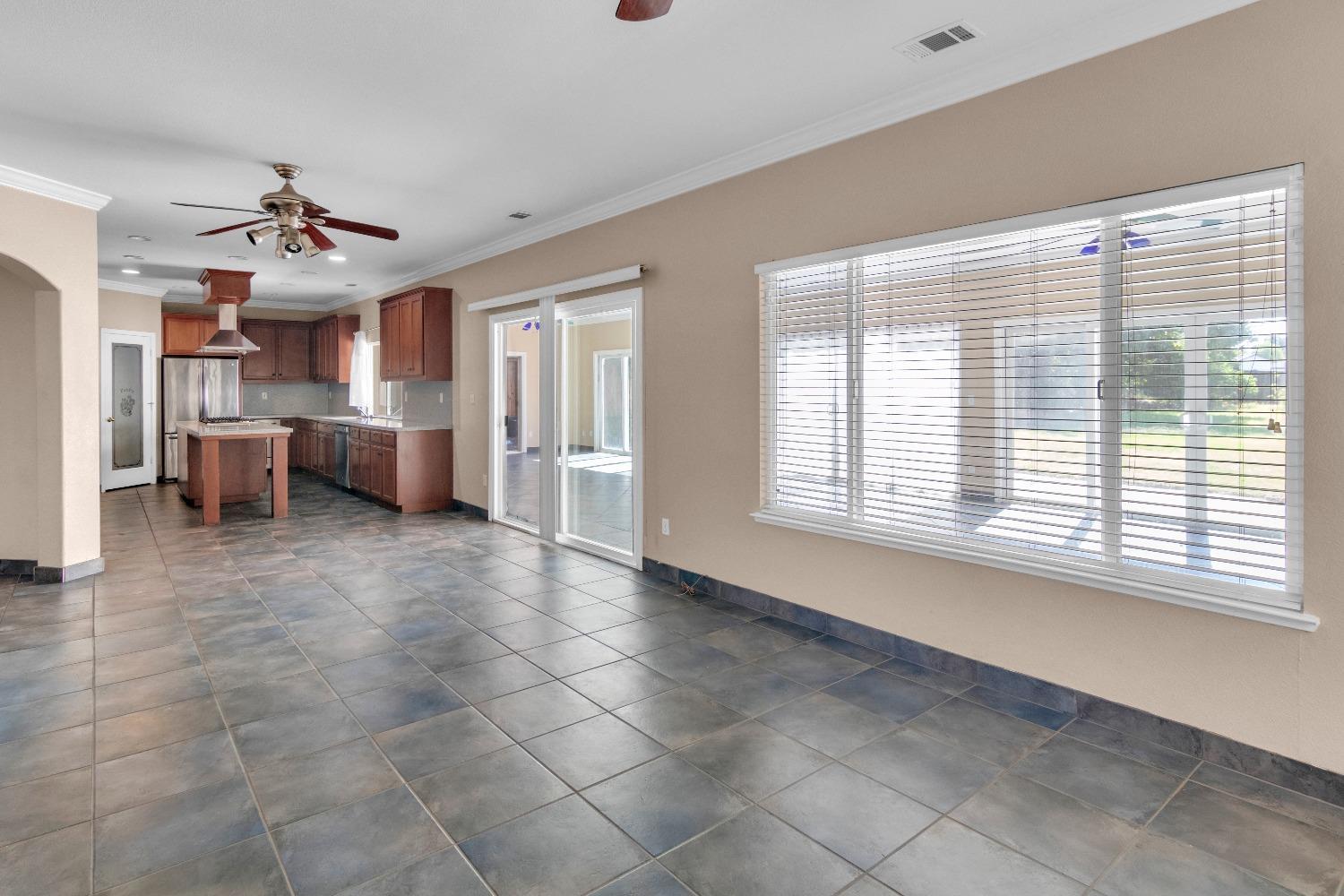 Detail Gallery Image 23 of 49 For 3510 Iron Canyon Cir, Stockton,  CA 95209 - 5 Beds | 3 Baths