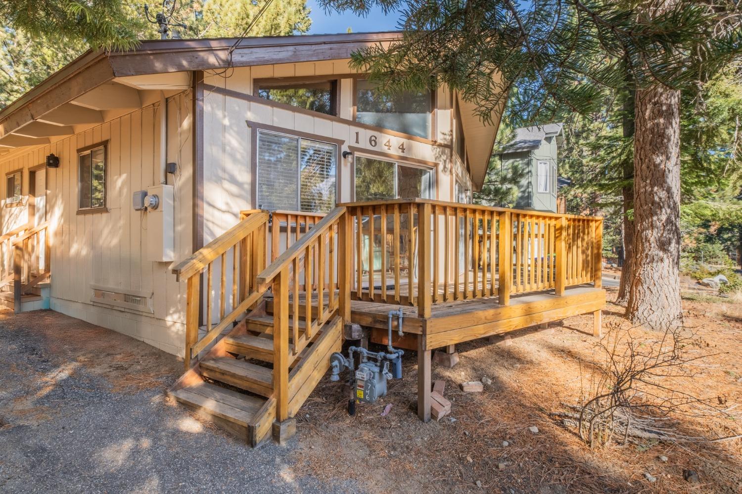 Detail Gallery Image 41 of 44 For 1644 Crystal Air Dr, South Lake Tahoe,  CA 96150 - 3 Beds | 1/1 Baths