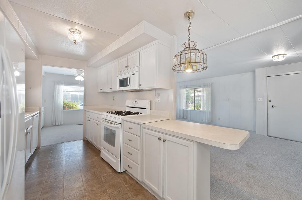 Detail Gallery Image 24 of 46 For 172 Rolling River Ln, Rancho Cordova,  CA 95670 - 2 Beds | 2 Baths