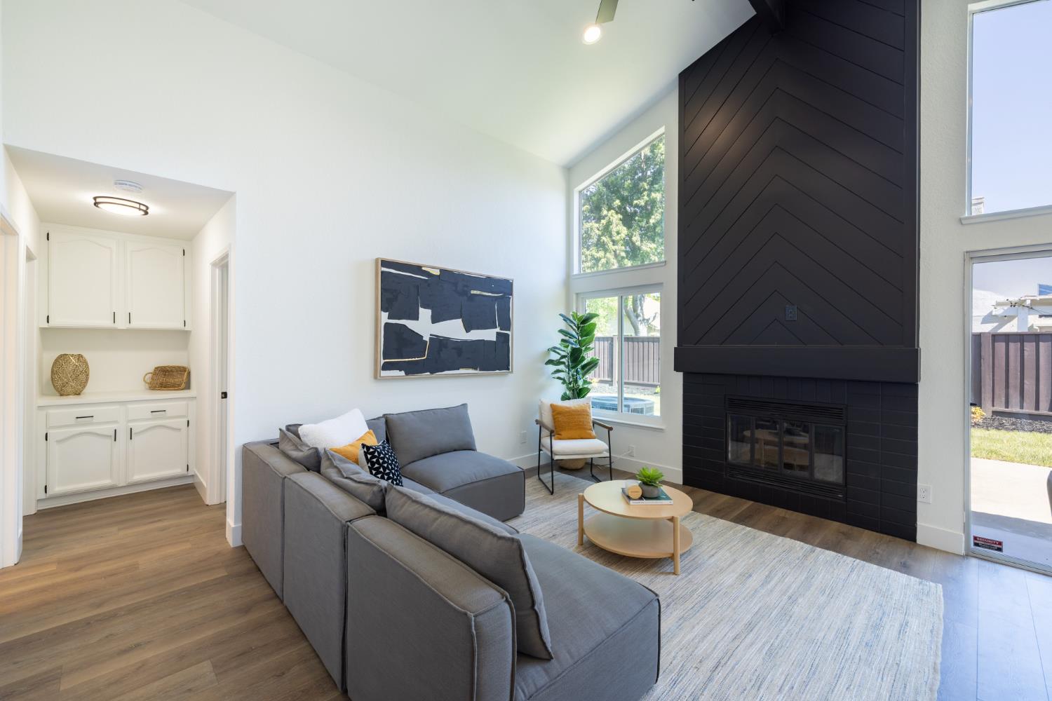 Detail Gallery Image 10 of 45 For 1505 Danica Way, Sacramento,  CA 95833 - 3 Beds | 2 Baths
