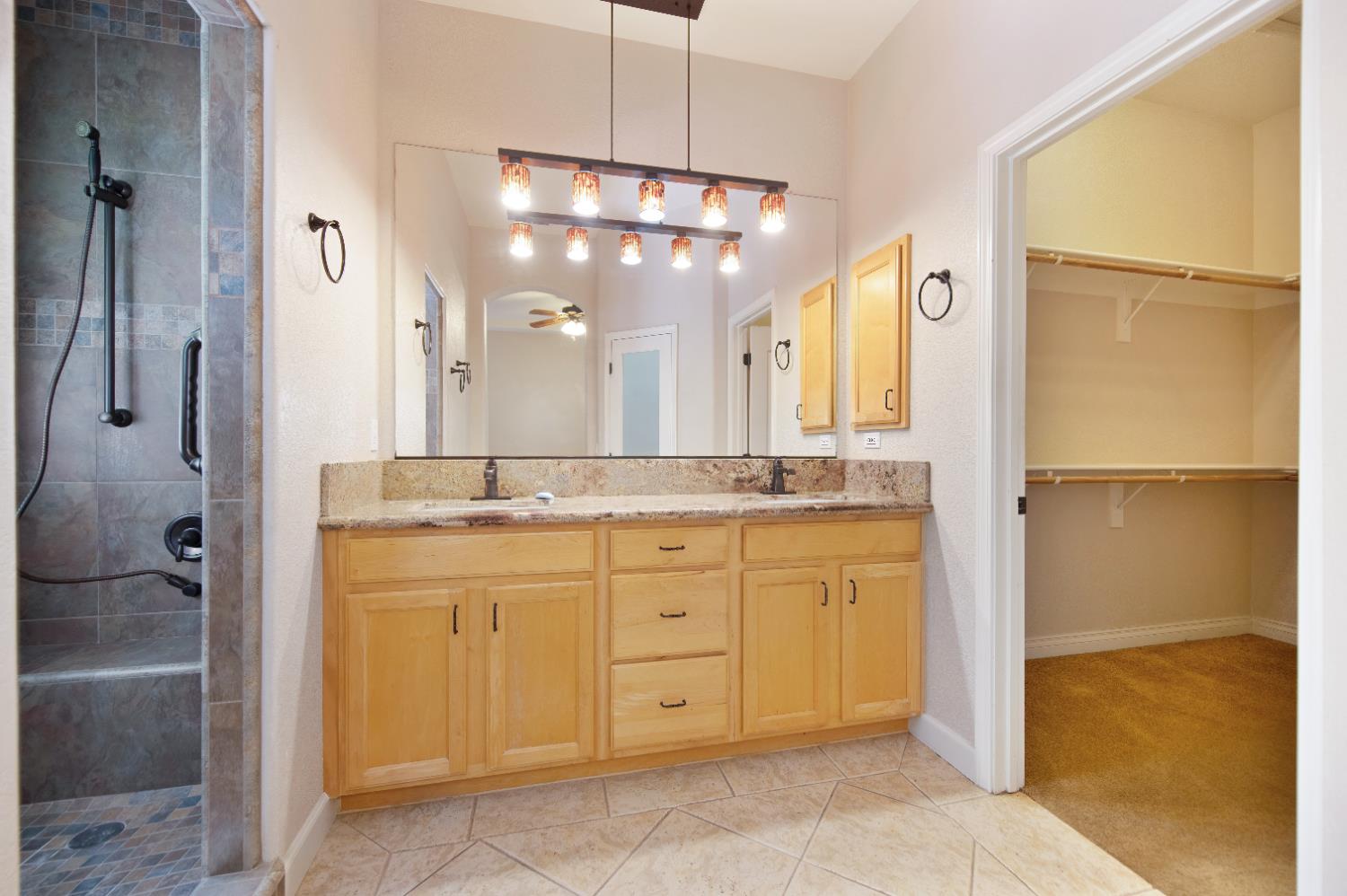 Detail Gallery Image 33 of 44 For 12040 Gold Arbor Ln, Gold River,  CA 95670 - 3 Beds | 2 Baths