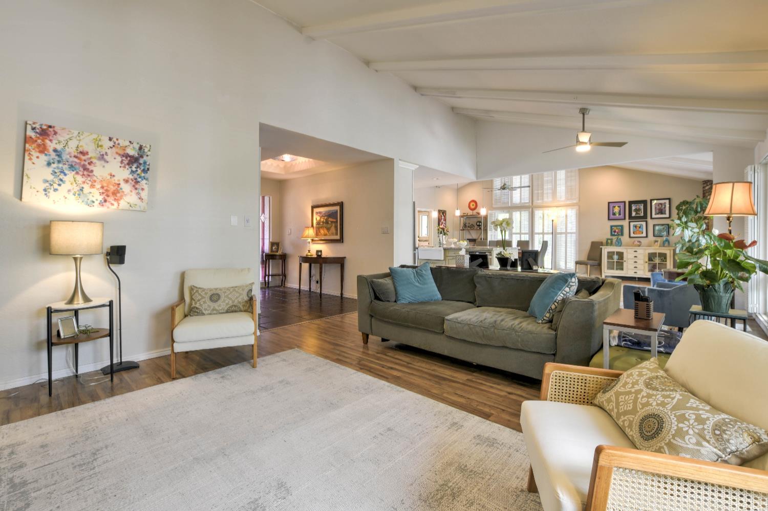 Detail Gallery Image 8 of 46 For 3401 Norris Ave, Sacramento,  CA 95821 - 4 Beds | 2/1 Baths