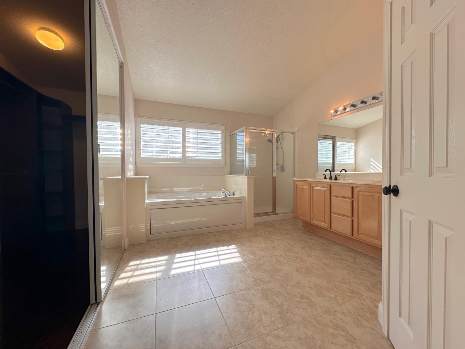 Detail Gallery Image 20 of 35 For 6337 Brook Hollow Cir, Stockton,  CA 95219 - 5 Beds | 3 Baths