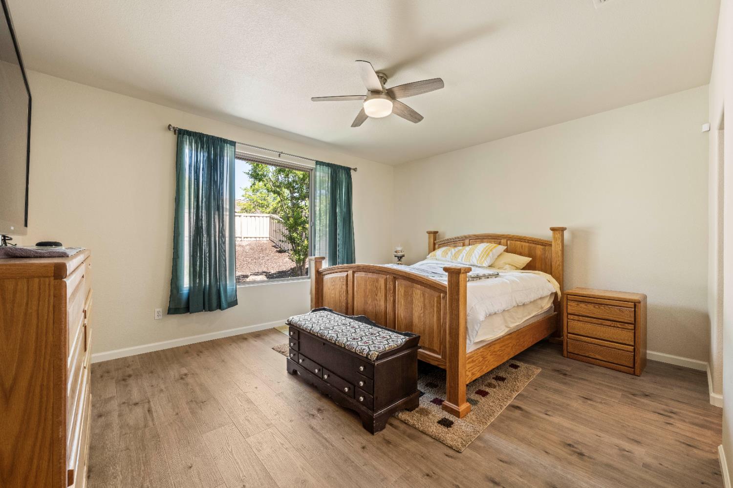 Detail Gallery Image 12 of 19 For 2856 Black Hawk Ln, Lincoln,  CA 95648 - 2 Beds | 2 Baths