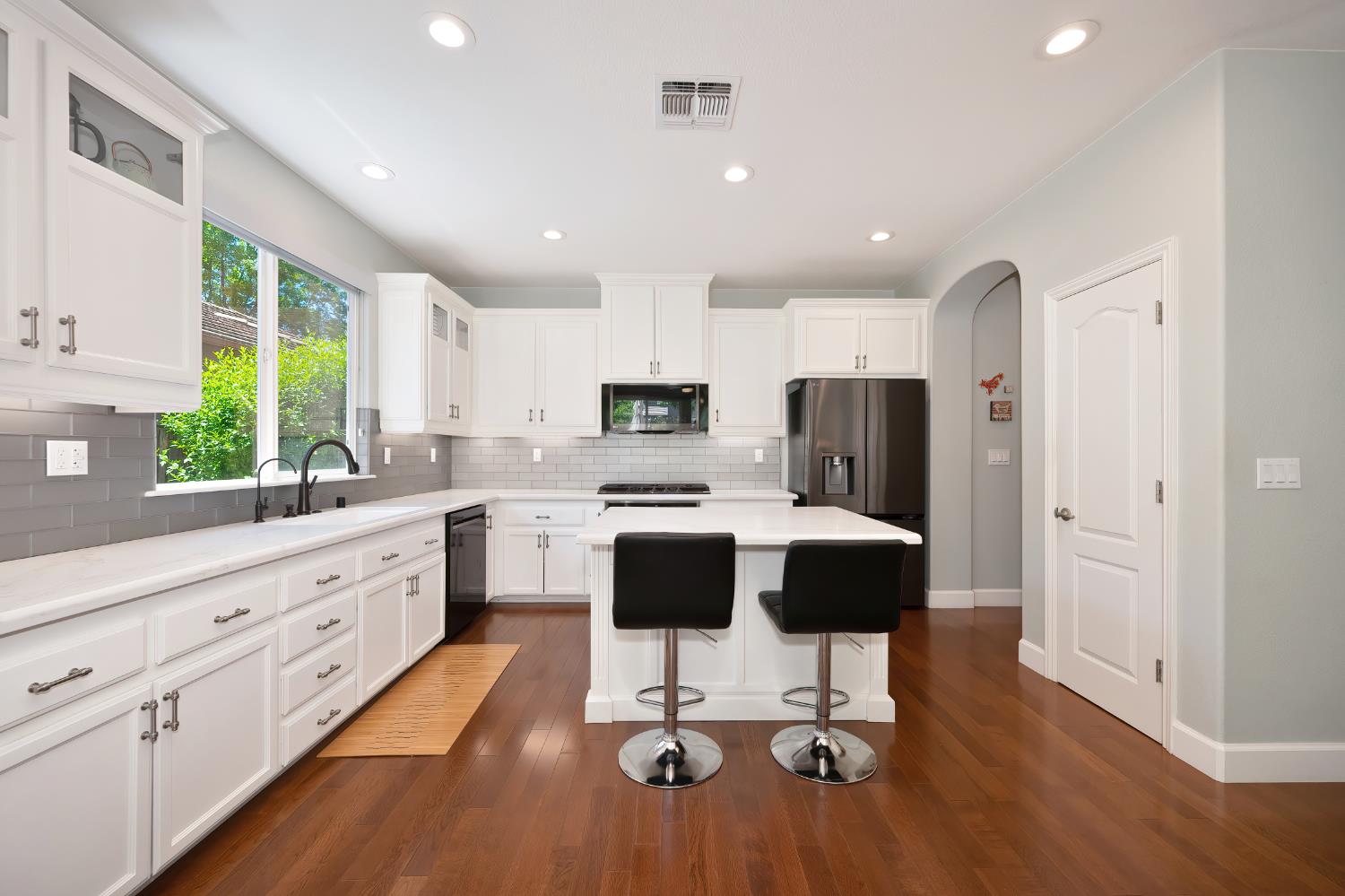 Detail Gallery Image 11 of 46 For 1123 Meredith Way, Folsom,  CA 95630 - 4 Beds | 2 Baths