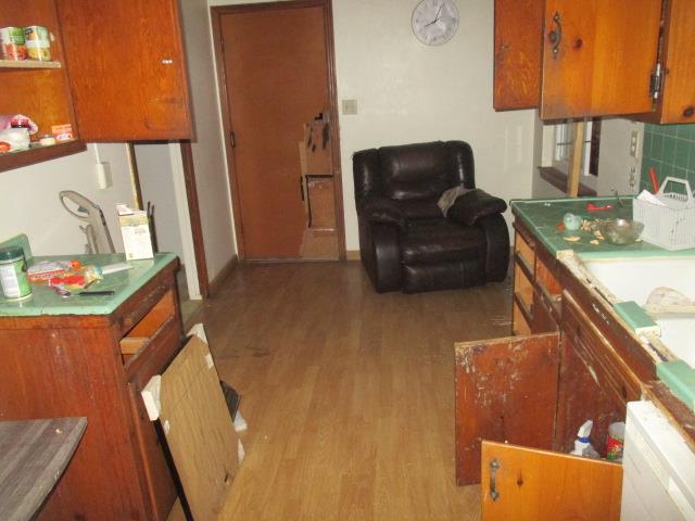 Detail Gallery Image 5 of 12 For 4510 Santa Monica Ave, Sacramento,  CA 95824 - 3 Beds | 1 Baths