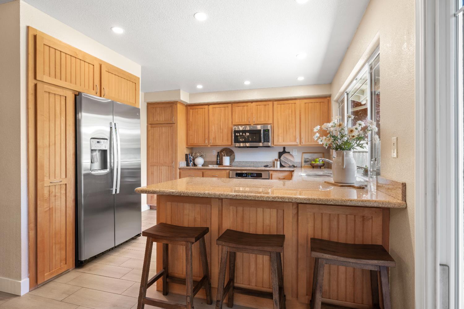 Detail Gallery Image 5 of 50 For 607 Grider Dr, Roseville,  CA 95678 - 4 Beds | 2 Baths