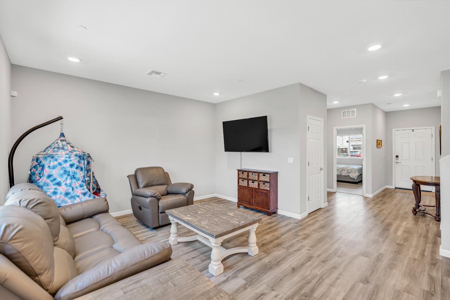 Detail Gallery Image 9 of 57 For 7225 Star Trail Way, Roseville,  CA 95747 - 4 Beds | 3 Baths