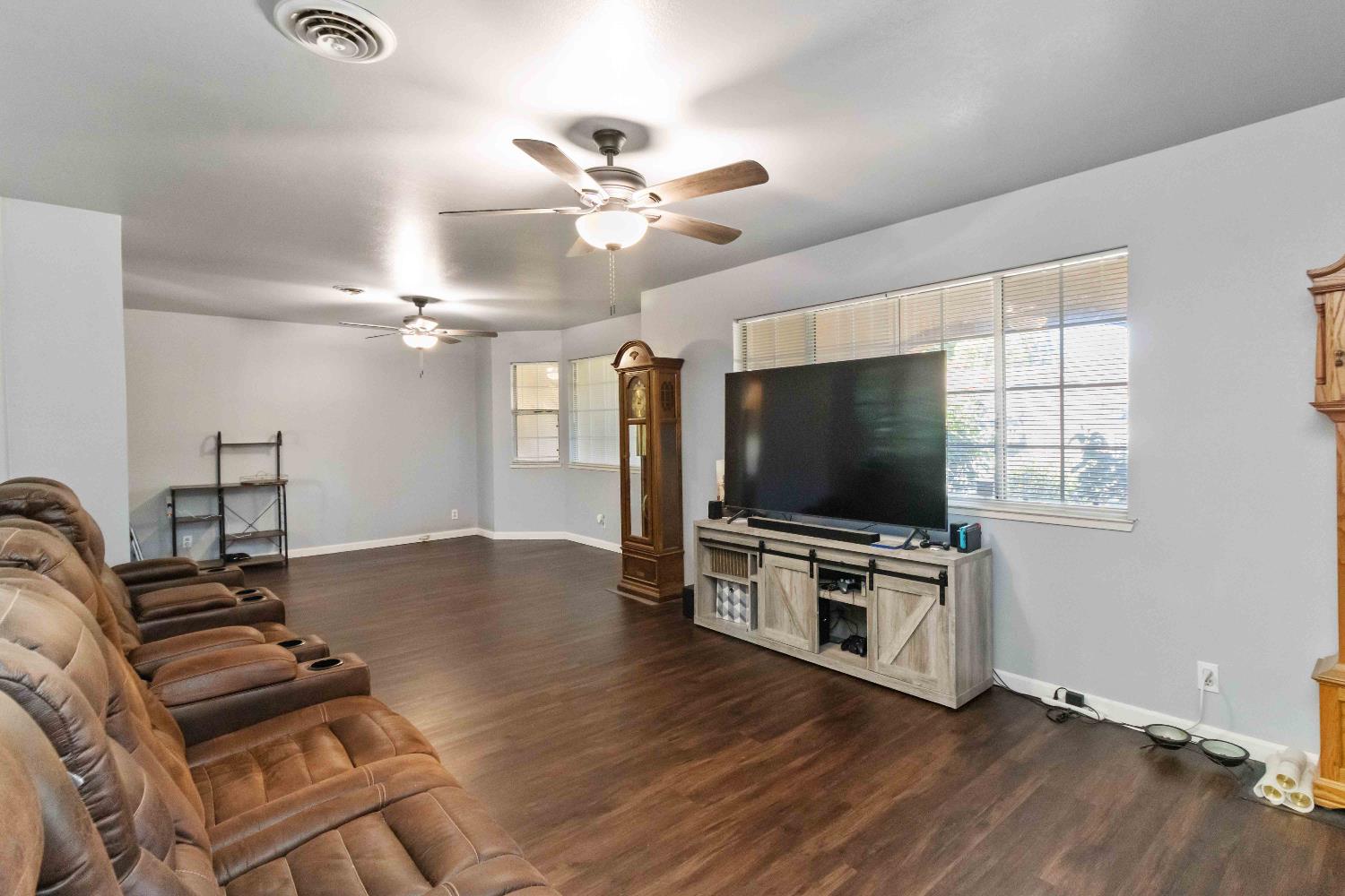 Detail Gallery Image 13 of 35 For 780 Teakwood Dr, Yuba City,  CA 95991 - 4 Beds | 3 Baths