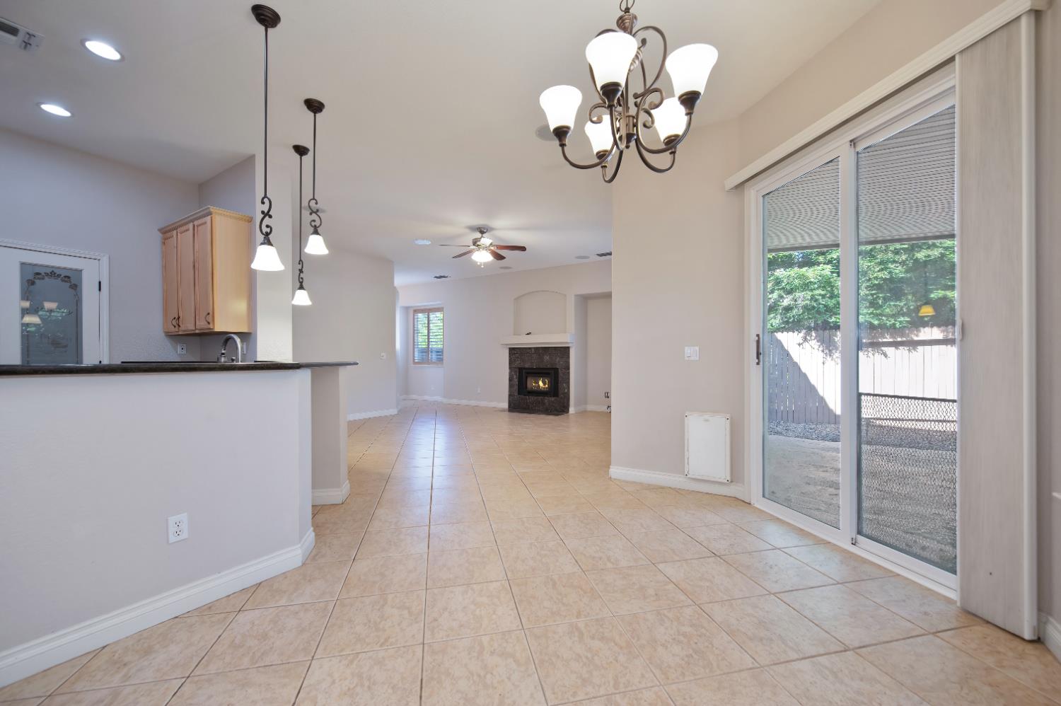 Detail Gallery Image 20 of 44 For 12040 Gold Arbor Ln, Gold River,  CA 95670 - 3 Beds | 2 Baths